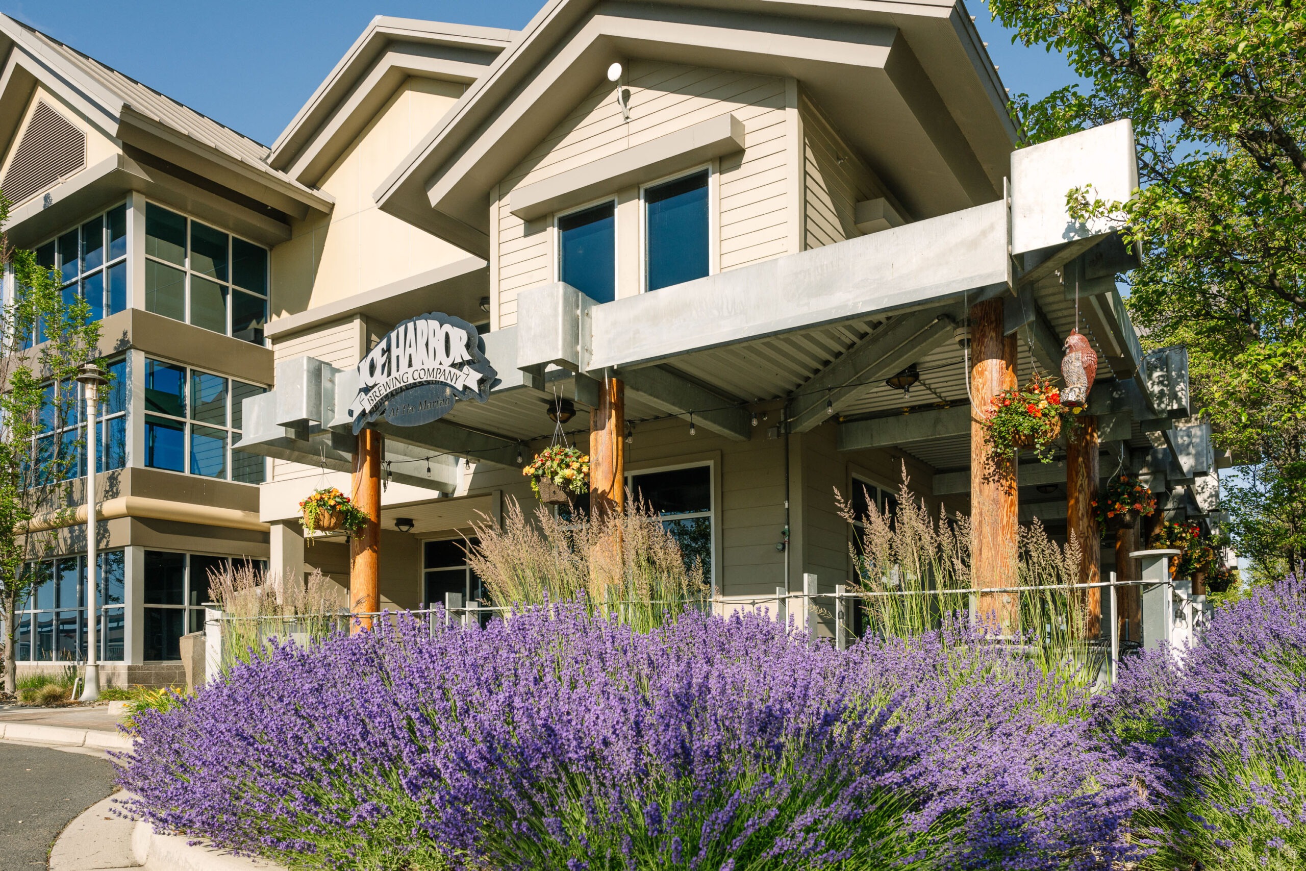 Ice Harbor Marina building on Clover Island in Kennewick